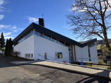 Kirche W&uuml;rgendorf: Umfangreiche Reinigungsarbeiten