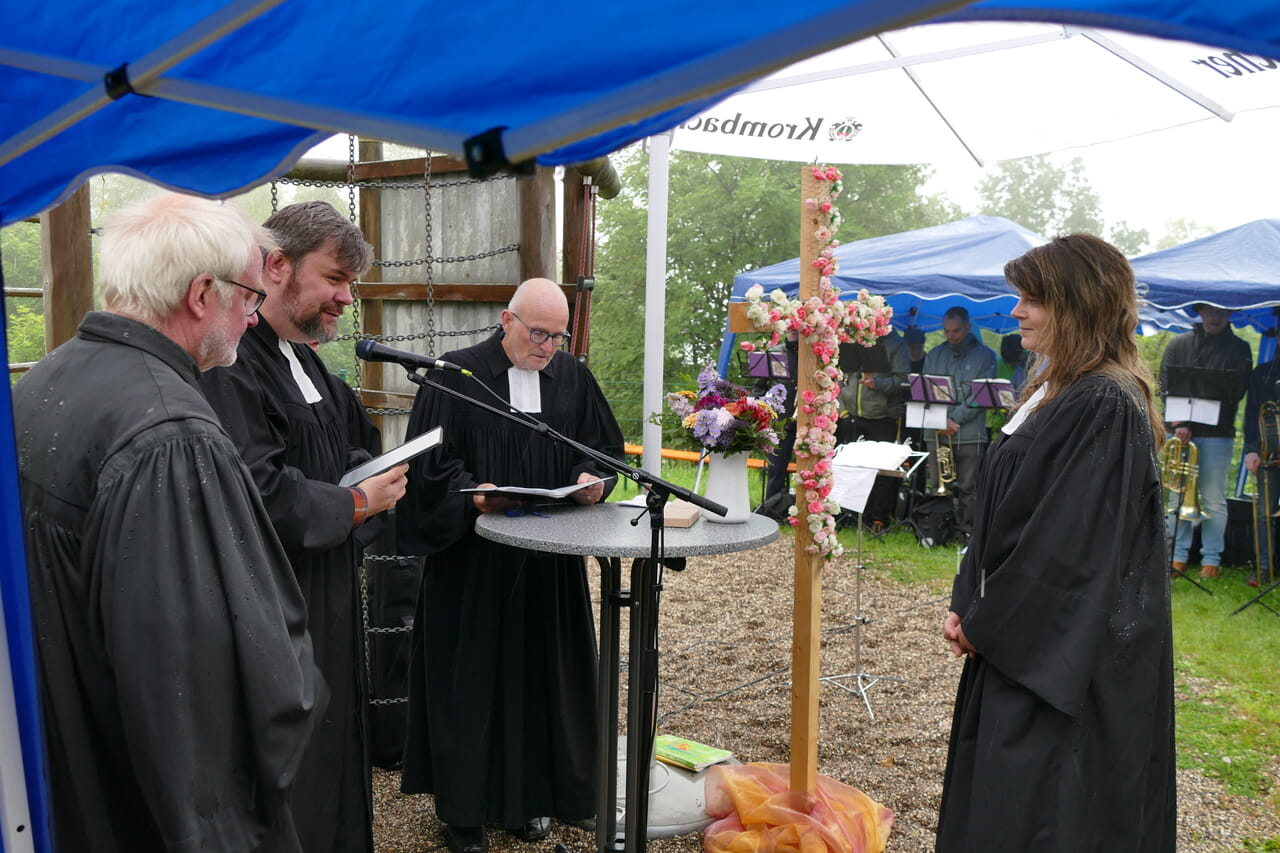 Pfingstgottesdienst auf dem Kindelsberg mit der Einführung von Pfarrerin Angelika Schmidt.